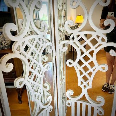 Mirrored 3-panel wall divider/screen with white metal detail. Sold as-is (mirror issues on 3rd panel).