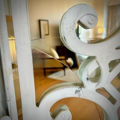 Mirrored 3-panel wall divider/screen with white metal detail. Sold as-is (mirror issues on 3rd panel).