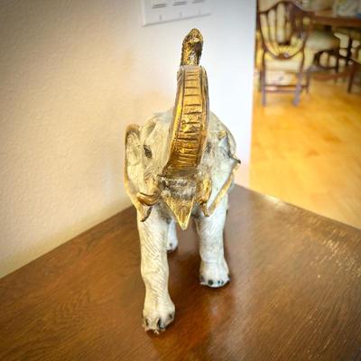 Bronze elephant