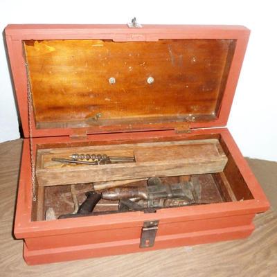 ole tool box w/tools