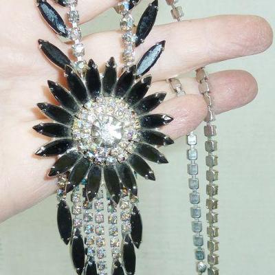 Juliana D&E Sunburst Neck