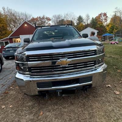 PRE-SELLING $29,500 2018 Chevrolet Silverado 2500 HD Regular Cab Work Truck Pickup 2D 8 ft W/ Truck bed Toolbox and Plow w/86,847 Miles