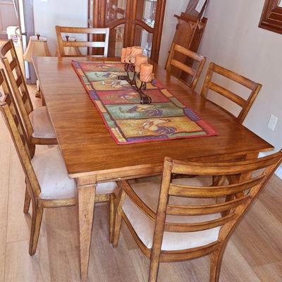 Dining Table & 6 Chairs