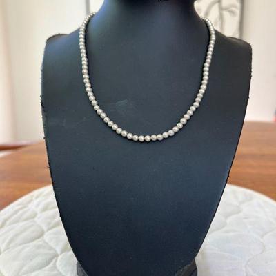 PTH077- Beautiful Myrna Lee Chang Pearl Shell Necklace 