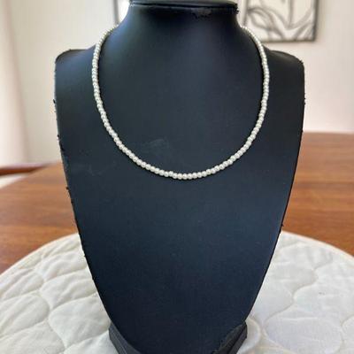 PTH076- Elegant Myrna Lee Chang Freshwater Pearl Necklace