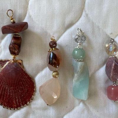 PTH061- Asstd Vintage Myrna Lee Chang Pendants