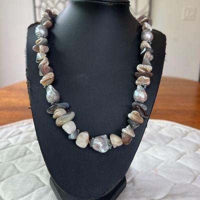 PTH001- Beautiful Genuine Custom Made Myrna Lee Mother Of Pearl Necklace 