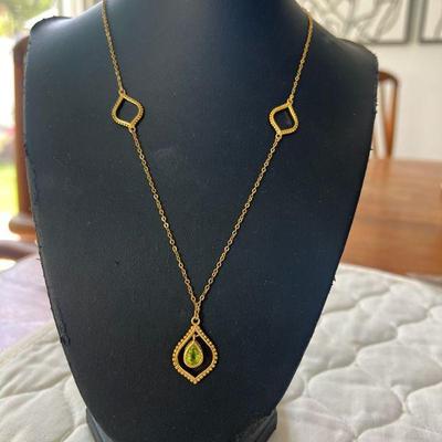 PTH385- Gold Toned Necklace With Pear Shape Pendant