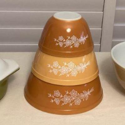 PTH321 Vintage Pyrex Dishes 