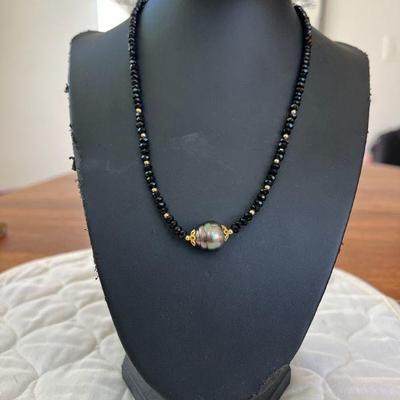 PTH073- Beautiful Myrna Lee Chang Black Crystal Necklace With Tahitian Pearl
