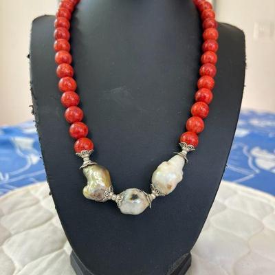 PTH056- Myrna Lee Chang Sea Bamboo And Tahitian Baroque Pearl Necklace