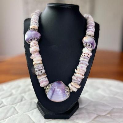 PTH003- Beautiful Genuine Custom Myrna Lee Chang Puka And Clam Shell Necklace 