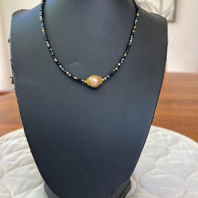 PTH074- Elegant Myrna Lee Chang Black Onyx Necklace With Freshwater Pearl