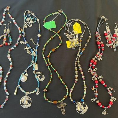 PTH347 Assorted Handcrafted Jewelry 