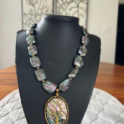 PTH016- Genuine Myrna Lee Chang Fresh Water Pearl Necklace With Abalone Pendant