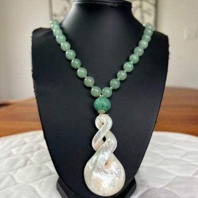 PTH013- Genuine Myrna Lee Chang Adventurine Necklace With Jade Bead & Mother Of Pearl Pendant 