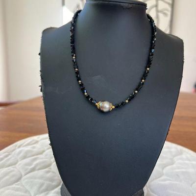 PTH072- Beautiful Myrna Lee Chang Black Crystal Necklace With Tahitian Pearl