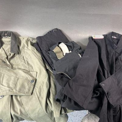 Lot 304 | Military Clothing
