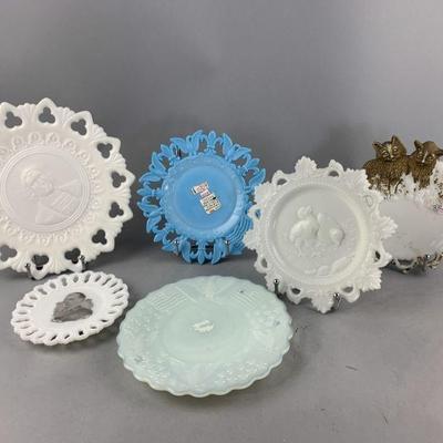 Lot 371 | Milk Glass Collectible Glass Plate Lot
