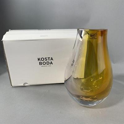 Lot 136 | Kosta Boda Artist’s Choice Glass Vase 8.25" Sweden
