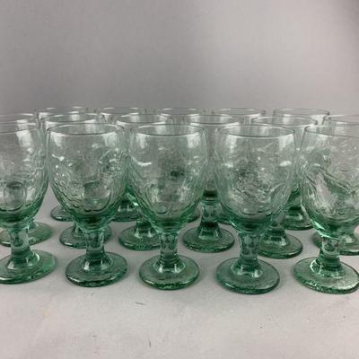 Lot 424 | 16 Libbey Orchard Fruit Green Glass Goblets
