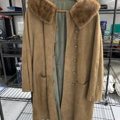 Lot 167 | Vintage Fur Lined Collar Tan Ladies Coat
