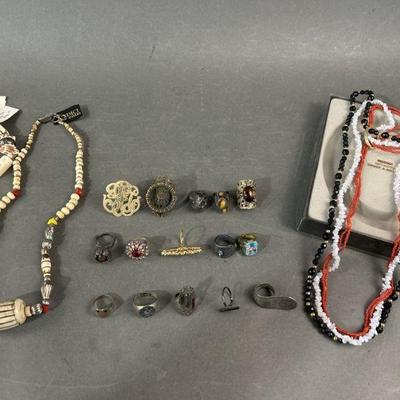 Lot 344 | Vintage Eclectic Rings & Medici Jewelry
