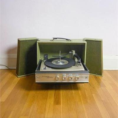 Sears Silvertone Stereo Phonic Turn Table.jpg
