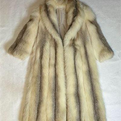 ​​​​​​​Bill Blass Ladies Full Length Silver Fox Fur Coat .jpg