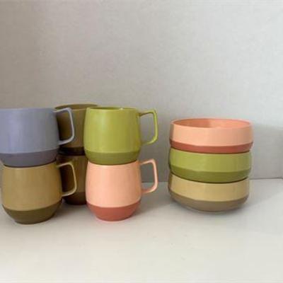 1960's Vacron Bopp-Decker Bowls & Cup Collection .jpg