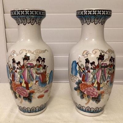 MCS265 Pair Of Large Chinese Porcelain Vases
