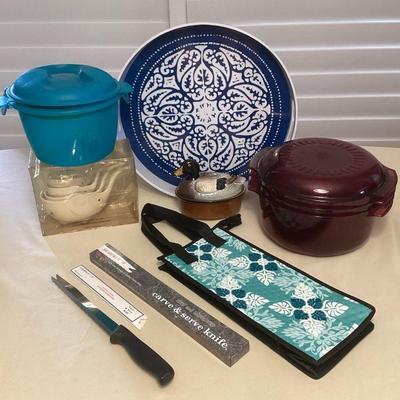 MCS043 Tupperware Cookware, Serving Tray, Pier 1 Measuring Cups & More!