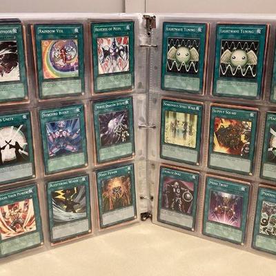 MCS037 Binder Of Over 530 Yu-Gi-Oh! Trading Cards