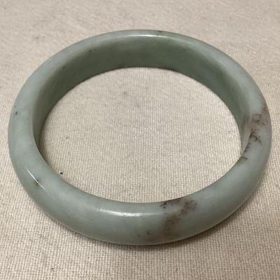 MCS160 Light Green Speckled Jade Bangle Bracelet New