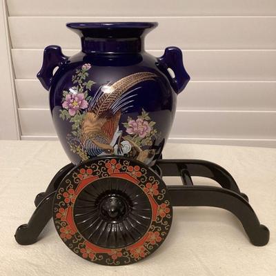 MCS277 Japanese Porcelain Vase On Cart Stand