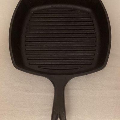 MCS301 Lodge Cast Iron Skillet
