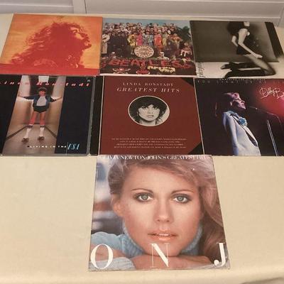 MCS220 Seven Vintage Vinyl Records 