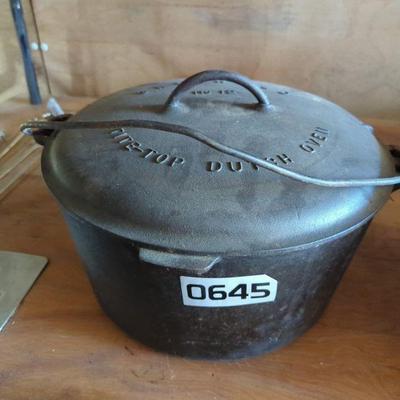 Griswold No. 12 Cast Iron Tite-Top Dutch Oven