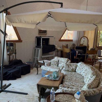 Fo133v cantilever patio umbrella