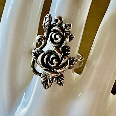 Vintage Sterling Silver Double Rose Rings - Size 8 - Total Weight 8.84 Grams 