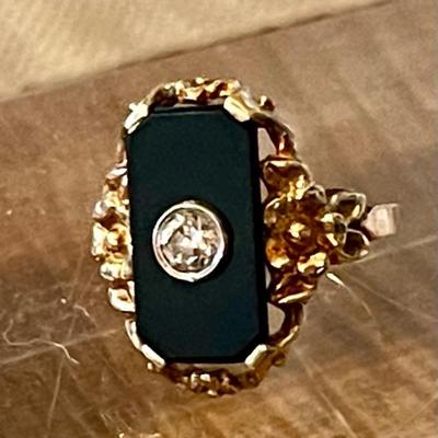 Victorian 10K Yellow Gold - Square Onyx & Diamond Ring - Size 3.5 - Total Weight 3.82 Grams 