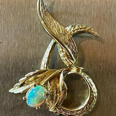 Stunning Vintage 14K Gold & Opal Cabochon Pendant - Total Weight 7.53 Grams 