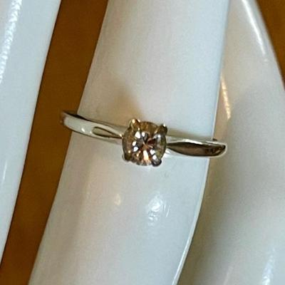 Antique 14K White Gold & Diamond Ring - Size 6 - Total Weight 1.79 Grams 