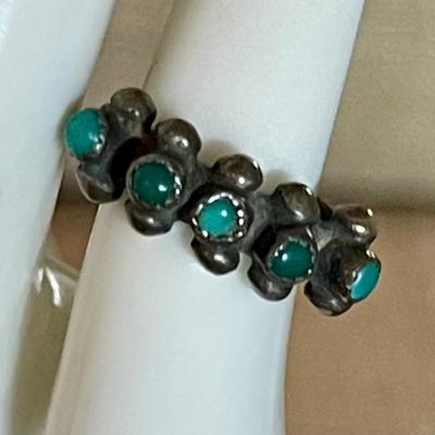 Early Zuni Sterling Silver Petite Point Ring - Size 2 