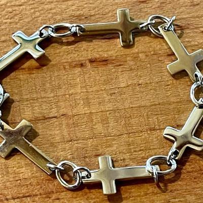 Stainless Steel Chisel Cross 7 Inch Bracelet 