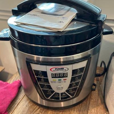 Pressure cooker
