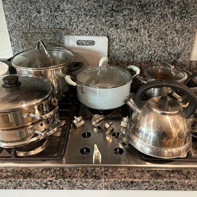 Sale Photo Thumbnail #44: Pots and pans