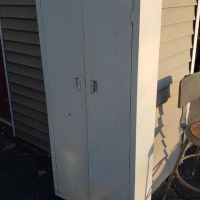 Metal cabinet
