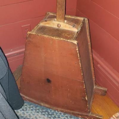 Butter churn