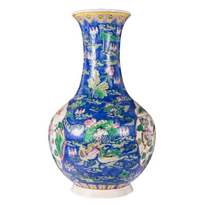 Chinese Export Vase
